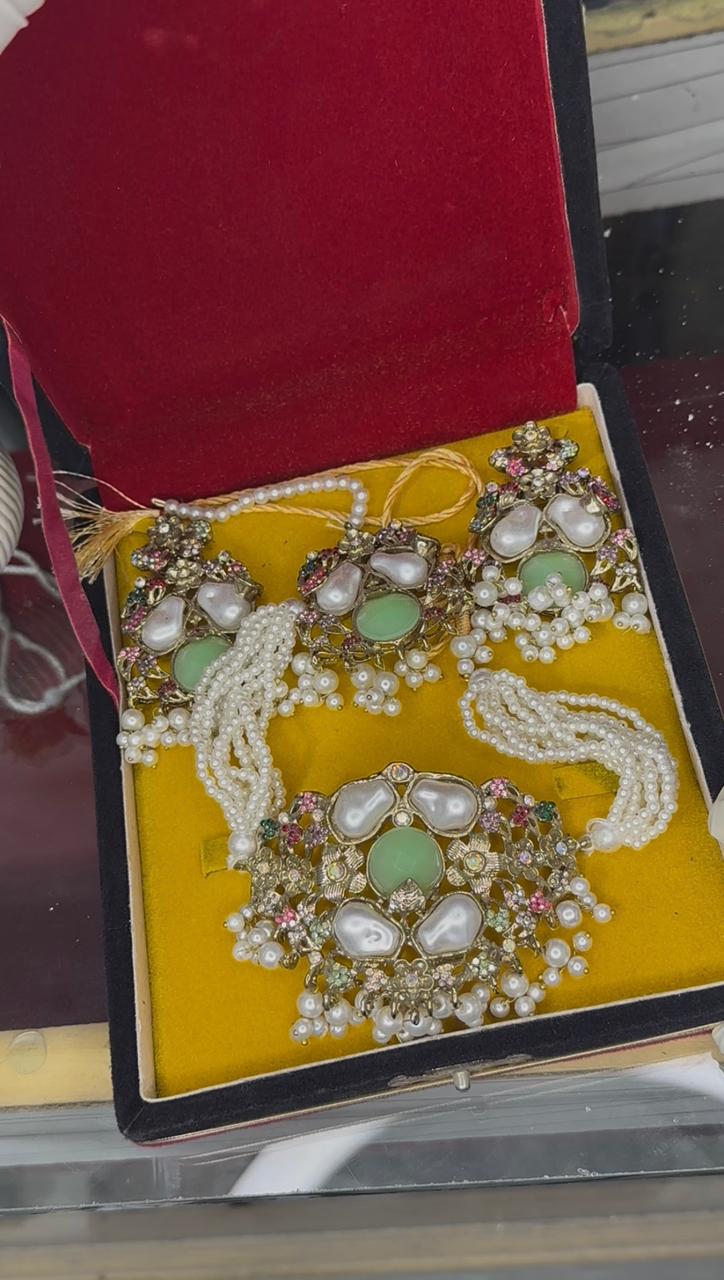 Turkish choker set