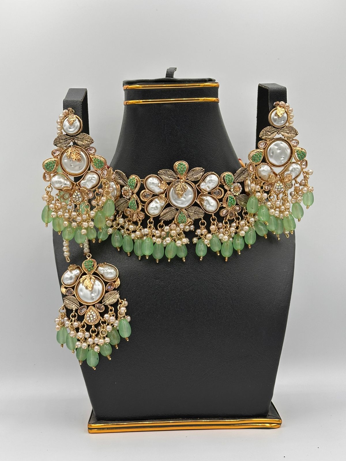 Antique Gold & Pistachio Green Choker Set
