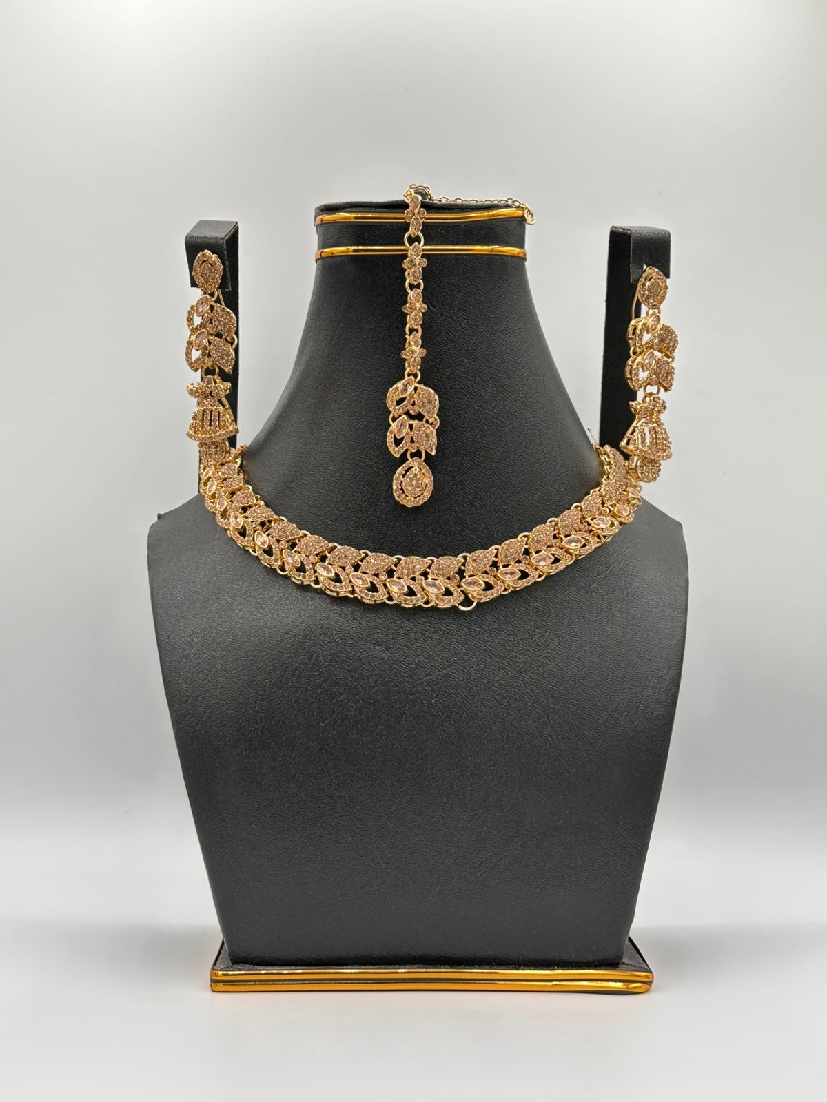 Golden Laurel Crystal Jewelry Set