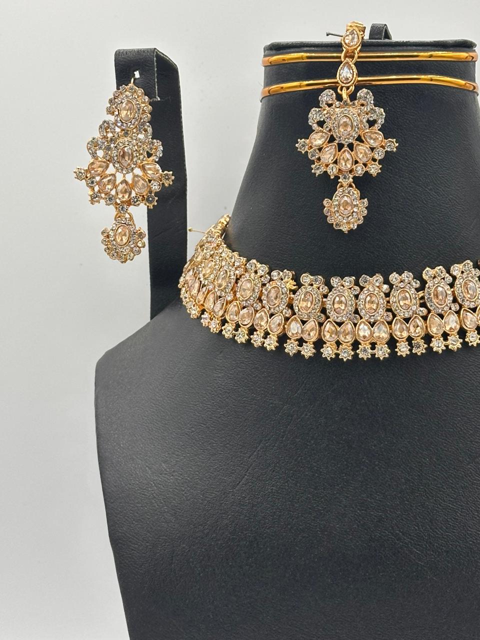 Antique Gold Champagne Stone Choker Set with Maang Tikka & Earrings