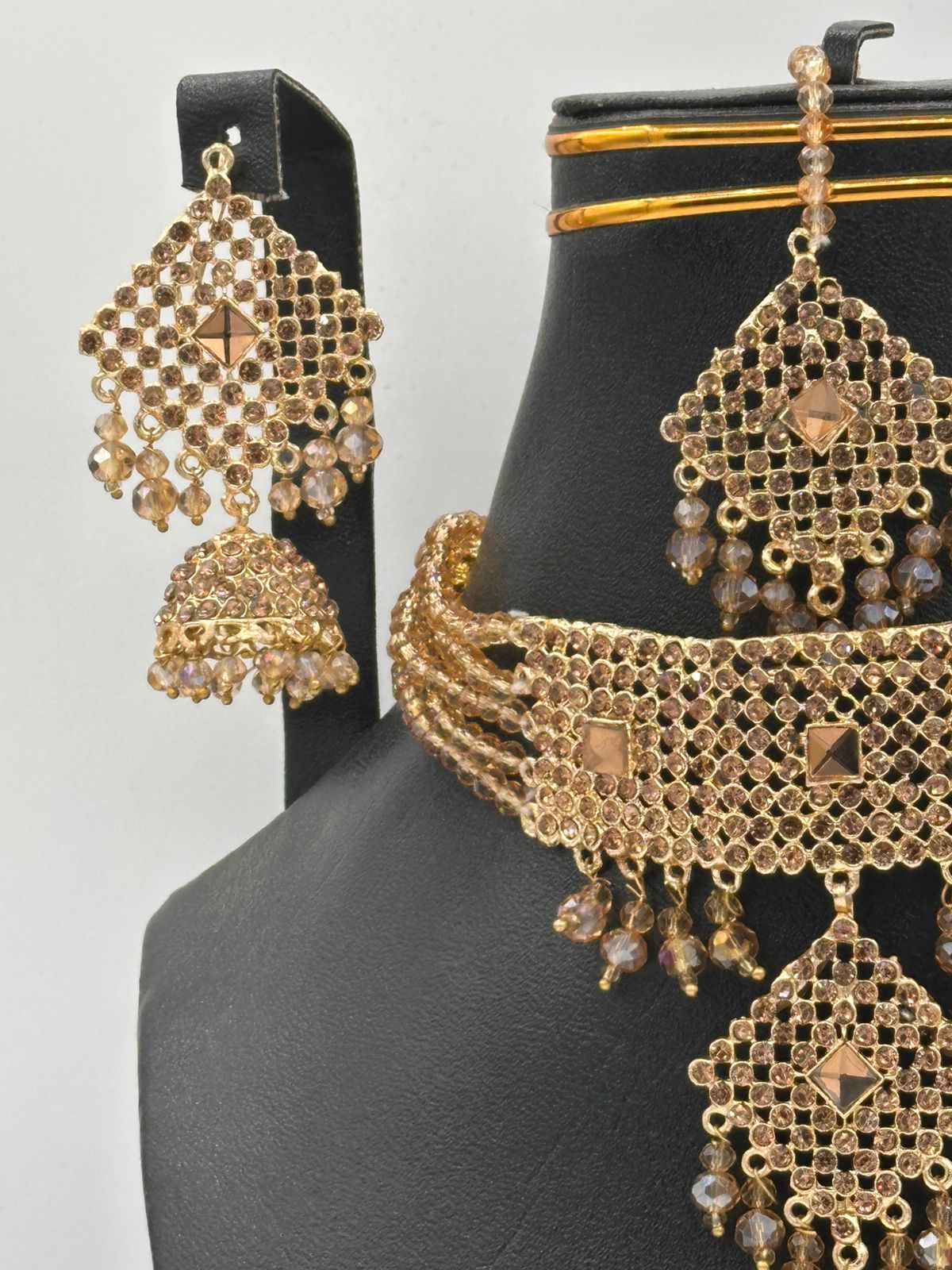 3 chorsi choker set