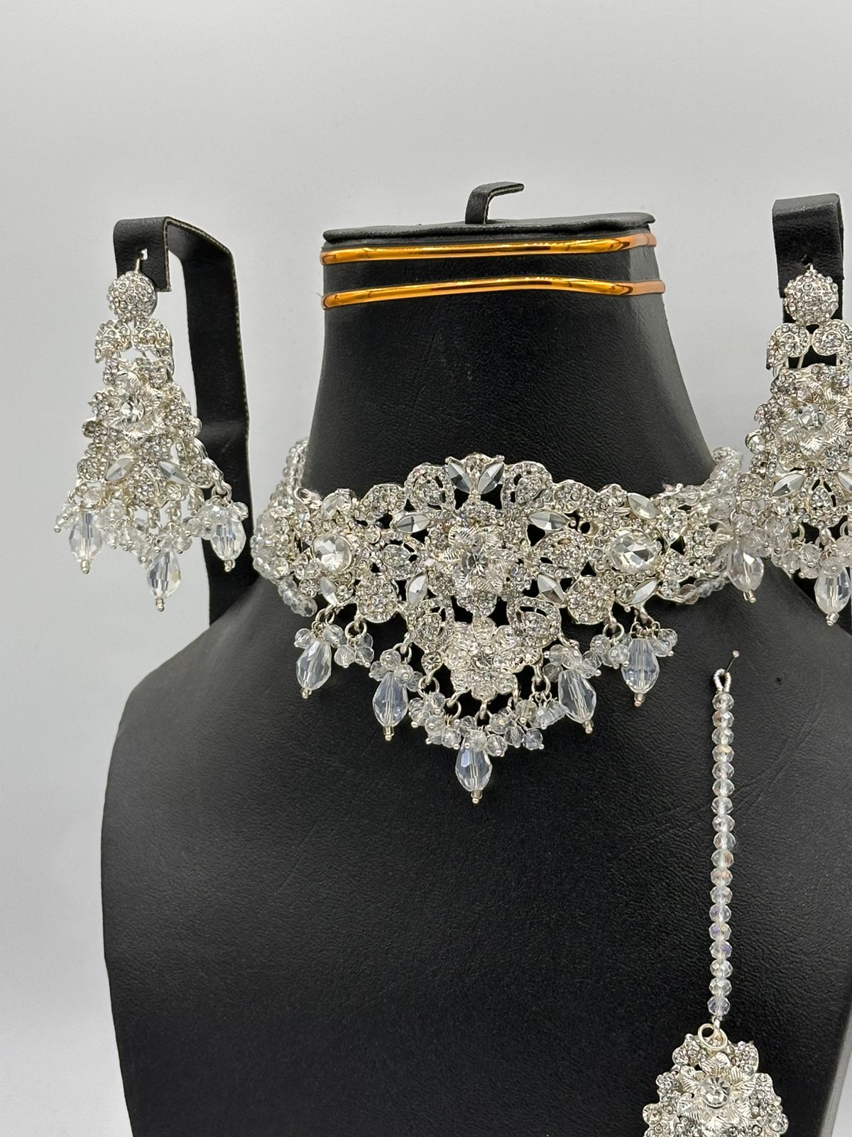 Snowflake Silver Filigree Choker with Clear Crystals (CS000ENN)
