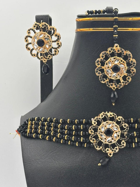 Midnight Onyx & Gold Floral Beaded Choker Set with Maang Tikka