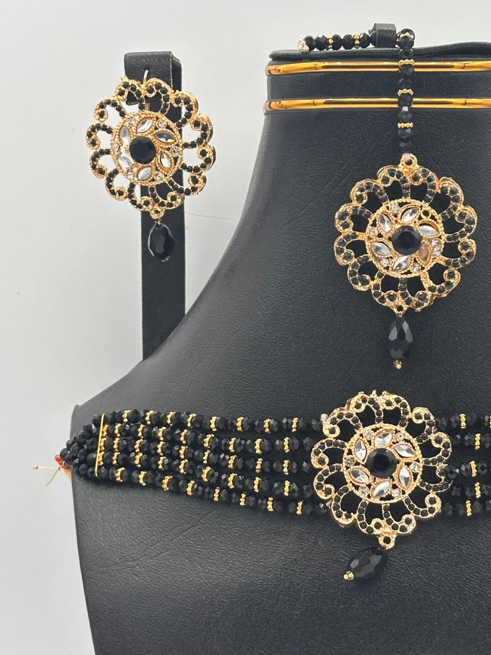 Midnight Onyx & Gold Floral Beaded Choker Set with Maang Tikka