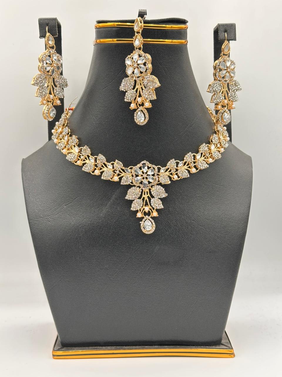 Blush Rose Floral Choker Set with Antique Gold Filigree