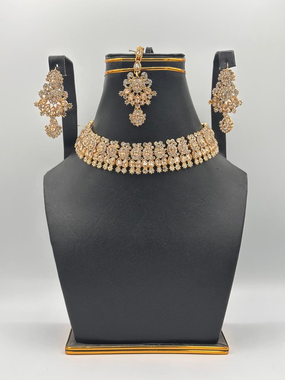 Antique Gold Champagne Stone Choker Set with Maang Tikka & Earrings