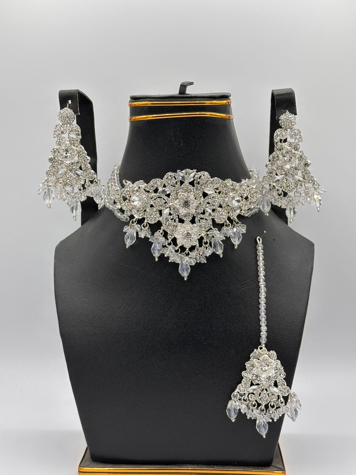 Snowflake Silver Filigree Choker with Clear Crystals (CS000ENN)