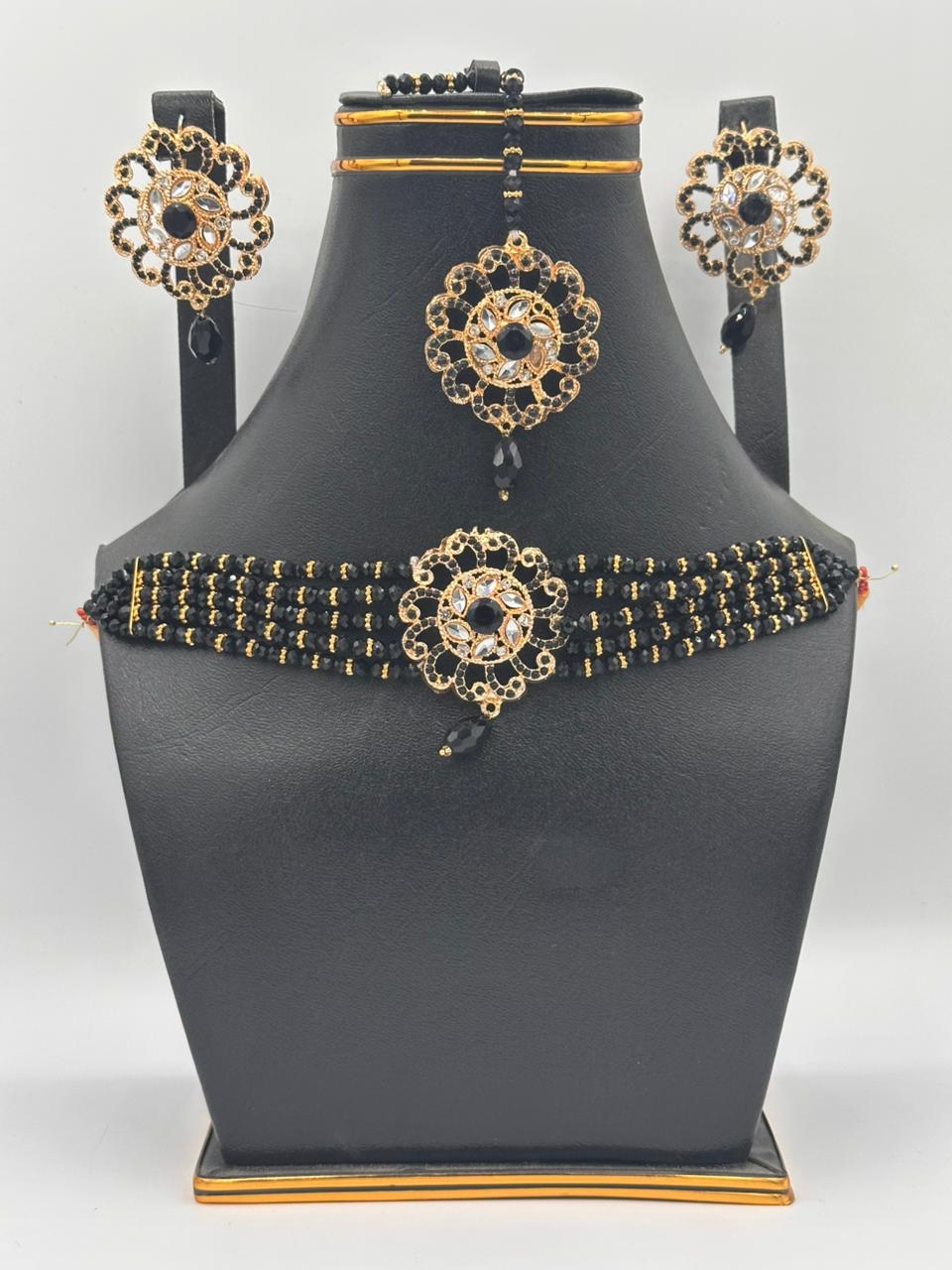 Midnight Onyx & Gold Floral Beaded Choker Set with Maang Tikka
